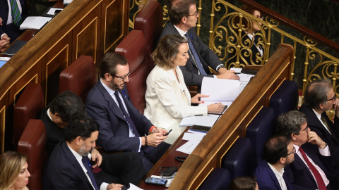  El portavoz del Partido Popular en el Senado, Javier Maroto (d3); la secretaria general y portavoz del PP, Cuca Gamarra (d2), y el presidente del PP, Alberto Núñez Feijóo (d1), en el Congreso de los Diputados. Europa Press