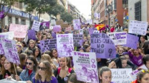 9 de febrero, manifestación feminista en Sevilla en protesta por el parón del Gobierno andaluz a 241 proyectos