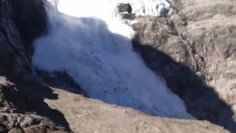 Espectaculares imágenes del colapso de un glaciar