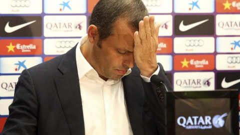 Sandro Rosell, cuento era presidente del FC Barcelona, en una rueda de prensa en el Nou Camp. EFE