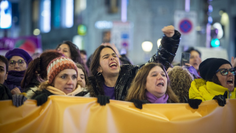  Decenas de mujeres durante la manifestación convocada por el Movimiento Feminista de Madrid por el Día Internacional de la Mujer. Juan Barbosa / Europa Press.