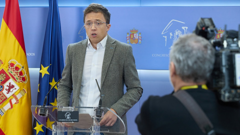  El portavoz de Sumar Iñigo Errejón durante una rueda de prensa posterior a la reunión de la Junta de Portavoces, en el Congreso de los Diputados. Jesús Hellín / Europa Press.