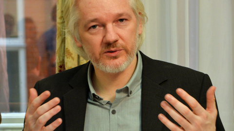 18/08/2014 - Julian Assange durante una conferencia de prensa en la embajada de Ecuador en el centro de Londres el 18 de agosto de 2014 | REUTERS/ John Stillwell