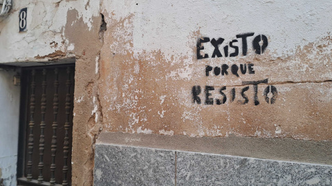  Imagen de una pintada en Cáceres. Público