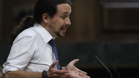 El líder de Podemos, Pablo Iglesias, durante su intervención hoy en el Congreso de los Diputados para responder al portavoz del PP, Rafael Hernando. EFE/Emilio Naranjo