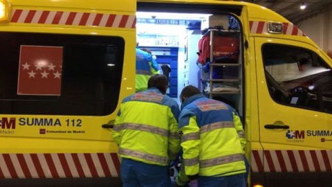 Foto de archivo de una ambulancia del Summa 112. / EFE