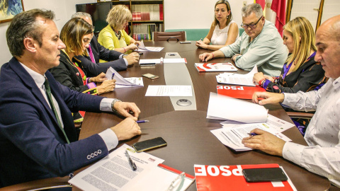 Foto de la mesa que negoció el acuerdo. / PRC - EP