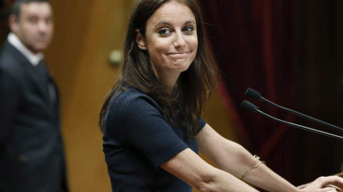 Andrea Levy, durante su intervención en el Parlament de Catalunya. | ANDREU DALMAU (EFE)