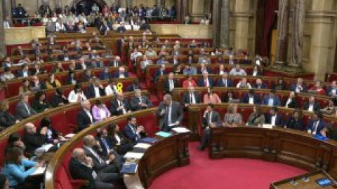 El Parlament de Catalunya pide al Govern investigar en sede parlamentaria el origen de la fortuna del rey Juan Carlos