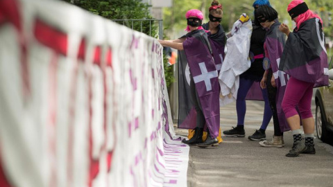 14/06/2019.- Mujeres protestan durante la huelga feminista en Berna, Suiza, este viernes. / EFE/ Alessandro Della Valle