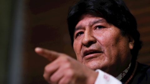 El ex presidente de Bolivia Evo Morales habla durante una rueda de prensa hoy viernes en Buenos Aires (Argentina). EFE/Juan Ignacio Roncoroni