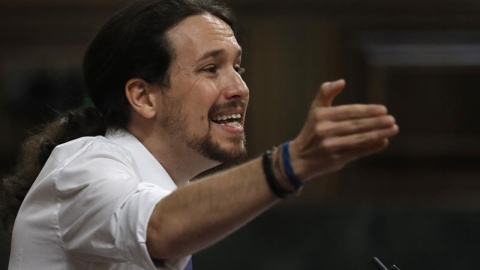 El líder de Podemos, Pablo Iglesias, durante su intervención en la segunda jornada del debate de la moción de censura de su grupo parlamentario contra el Gobierno de Mariano Rajoy. EFE/Emilio Naranjo