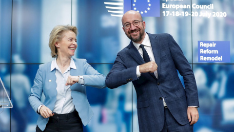 La presidenta de la Comisión Europea, Ursula Von Der Leyen y el presidente del Consejo, Charles Michel. - EFE