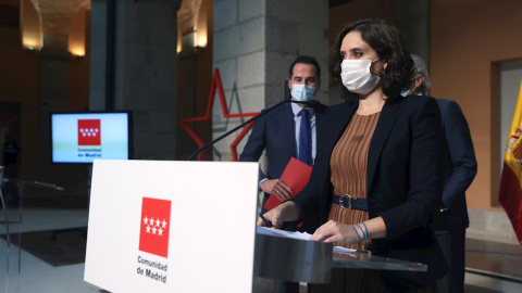 La presidenta madrileña, Isabel Díaz Ayuso, el vicepresidente madrileño, Ignacio Aguado (izda), y el consejero de Sanidad de Madrid, Enrique Ruiz. /EFE