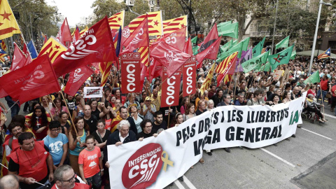 Manifestación en contra de la sentencia del 'procés' el pasado 18 de octubre, en la cuarta huelga general en menos de dos años vinculada al proceso independentista. EFE/Andreu Dalmau