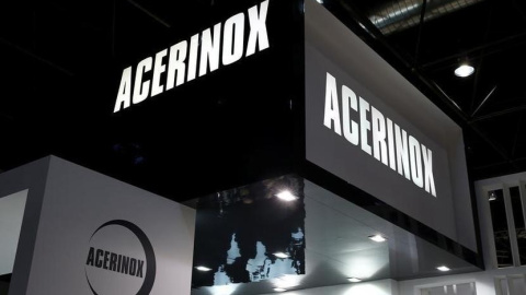 El logo de Acerinox durante una feria en Duesseldorf, Alemania. REUTERS/Wolfgang Rattay