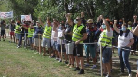 Trabajadores de Alcoa muestran su apoyo al Comité en negociaciones con la empresa