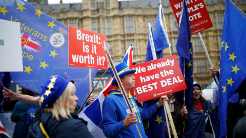 Foto de archivo de manifestantes contrarios al Brexit. REUTERS/Henry Nicholls