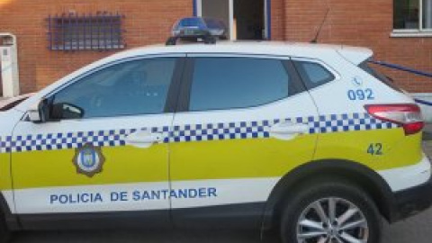 Doce jóvenes golpean y roban a cinco chicos de madrugada en Santander