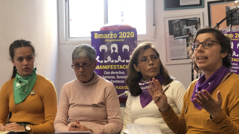 04/03/2020 - De izqda. adcha. Sara Naila Navacerrada, Luisi Acevedo, Constanza Cisneros y Ruth Caravantes, de la Comisión 8M de Madrid durante una rueda de prensa. / E.Q.