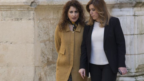 María Jesús Montero, consejera de Hacienda en Andalucía junto a Susana Díaz.