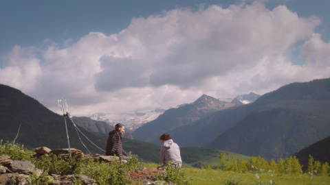 Pau Donés y Jordi Évole en el Valle de Arán durante la grabación del documental 'Eso que me das'. / FESTIVAL DE MÁLAGA