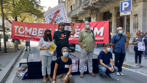 Els participants a la roda de premsa on la plataforma 3O ha anunciat els actes que preparen pel tercer aniversari de l'1-O. EMMA PONS