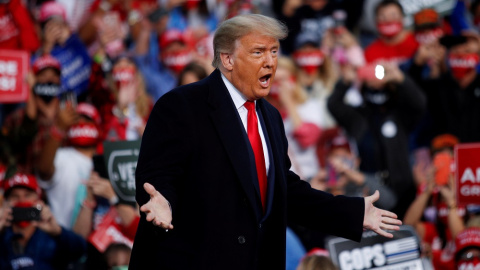 Trump durante un acto de campaña en Fayetteville. REUTERS.