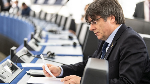 13/01 / 2020.- El expresidente catalán Carles Puigdemont espera su primera sesión plenaria como miembro del Parlamento Europeo en Estrasburgo, Francia, el 13 de enero de 2020. (Francia, España, Estrasburgo) EFE / EPA / PATRICK SEEGER