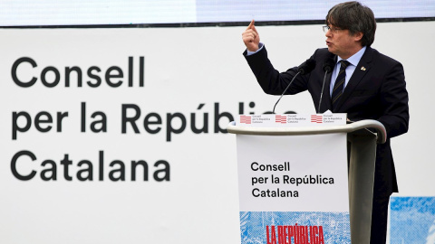 El expresidente de la Generalitat Carles Puigdemont, durante el acto celebrado en un parque de la localidad francesa de Perpiñán. - EFE