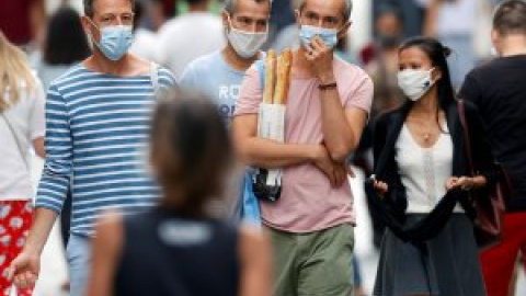 Francia hace obligatorio el uso de mascarillas en todo París