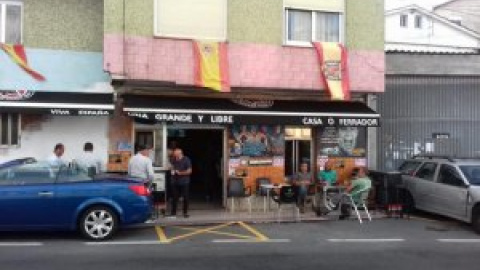 Polémica en las redes por la decoración franquista de un bar de Arteixo