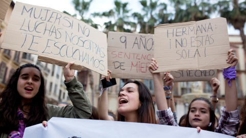 Manfestación convocada esta tarde en Málaga, en señal de repulsa a la sentencia dictada hoy contra los cinco integrantes de la Manada. La concentración ha sido convocada a última hora de la mañana de hoy en varias ciudades de España, como Barcelona