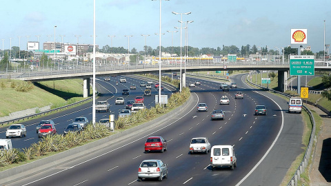 Autopista Buenos Aires-Luján, operada por Abertis.