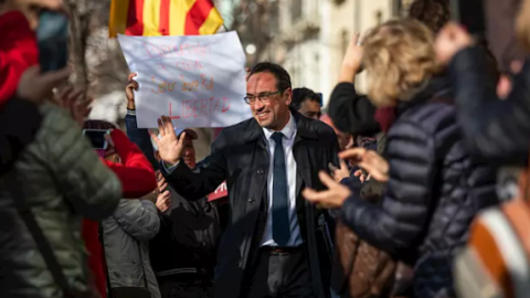 Josep Rull arriba al municipi de Terrassa després de sortir de Lledoners en aplicació de l'article 100.2 del reglament penitenciari. Pau Ventero | Europa Press