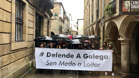 Manifestantes de TVG. Fuente: Plataforma Defende a Galega