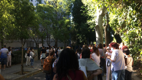 Profesores agolpados esperando su turno. José Antonio Chacón