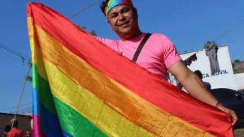 Homosexuales y trans que viajan en la caravana de migrantes hondureños piden ayuda a la comunidad LGBT de México