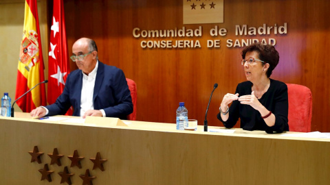 25/09/2020 - La directora general de Salud Pública, Elena Andradas, y el viceconsejero madrileño de Salud Pública y Plan COVID-19, Antonio Zapatero, durante la rueda de prensa. EFE/Ballesteros