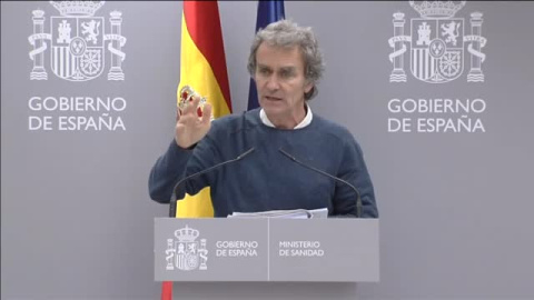 Fernando Simón: "Un contacto estrecho tiene que vigilarse los 14 días salga o no negativo, tenemos que ser responsables"