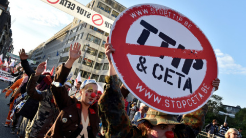 Concentración en Bruselas en contra del CETA y del TTIP. Reuters