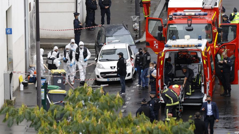 Escena del ataque en París, frente a la antigua sede del Charlie Hebdo. EFE.