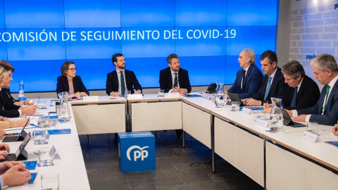 La comisión de seguimiento del coronavirus presidida por Pablo Casado.