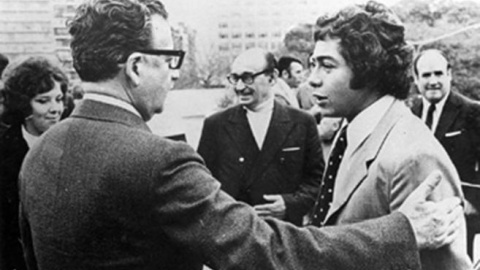 El jugador Carlos Caszely con el presidente Salvador Allende.