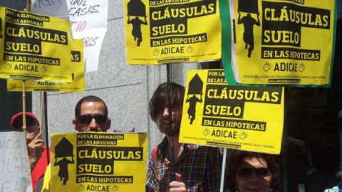 Una protesta contra las cláusulas suelo abusivas. EFE/Archivo.