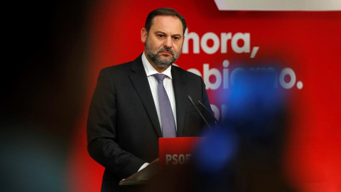 El Secretario de Organización del PSOE y ministro de Fomento en funciones José Luis Ábalos, durante la rueda de prensa esta mañana en la sede de Ferraz en Madrid. /EFE