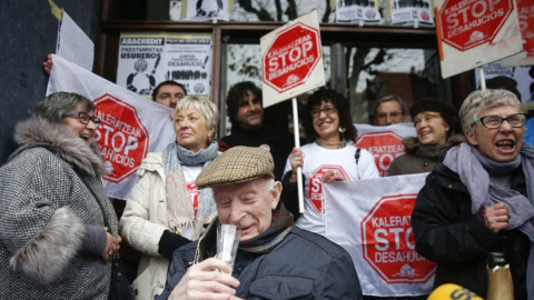 Imagen de archivo de una manifestación de la plataforma STOP desahucios. EFE