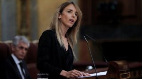 "Liberales que prefieren trabajar calentitos para el Estado": críticas a Cayetana Álvarez de Toledo por decir que sigue de diputada en el PP pese a su cese