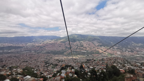 En el valle viven unos siete millones de personas. Gracias al metrocable se ha ganado accesibilidad a zonas remotas. Queralt Castillo.jp