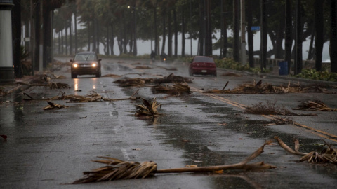 Imagen del temporal Isaías a su paso por la República Dominicana. EFE